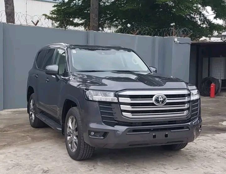 Toyota Land Cruiser • 2022 • 0 km 1