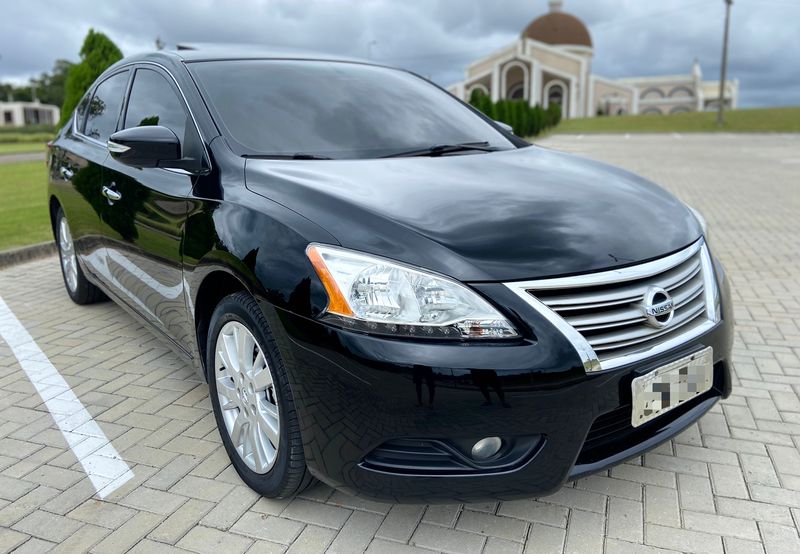 Nissan Sentra • 2015 • 95,000 km 3