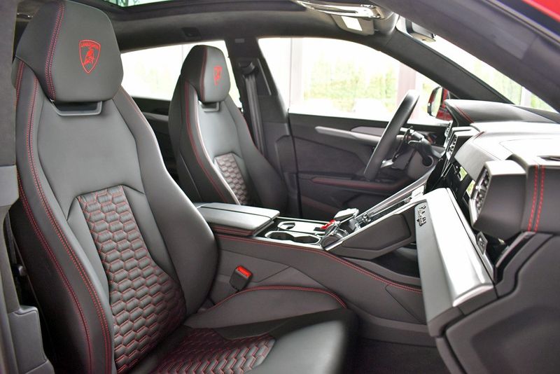 Lamborghini Urus • 2020 • 305 km 5