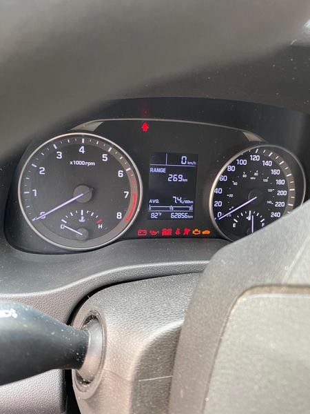 Hyundai Elantra • 2017 • 62,000 km 5