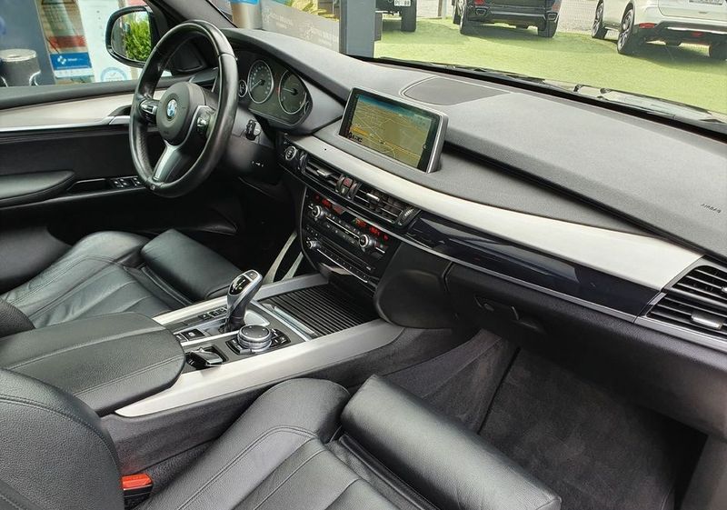 BMW X5 • 2016 • 198,000 km 1
