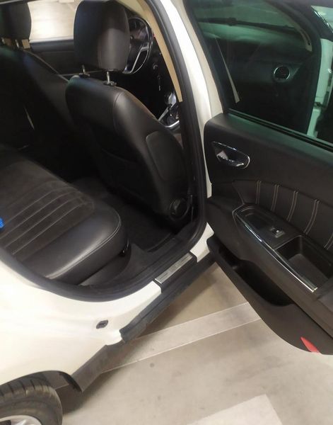 Lincoln Premiere • 2010 • 200,000 km 6