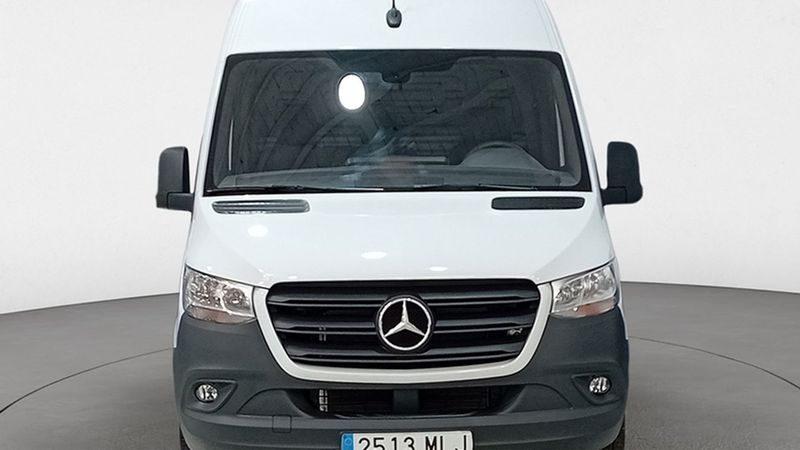 Mercedes-Benz Sprinter • 2023 • 9,000 km 7