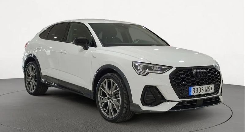 Audi Q3 • 2024 • 18,611 km 1