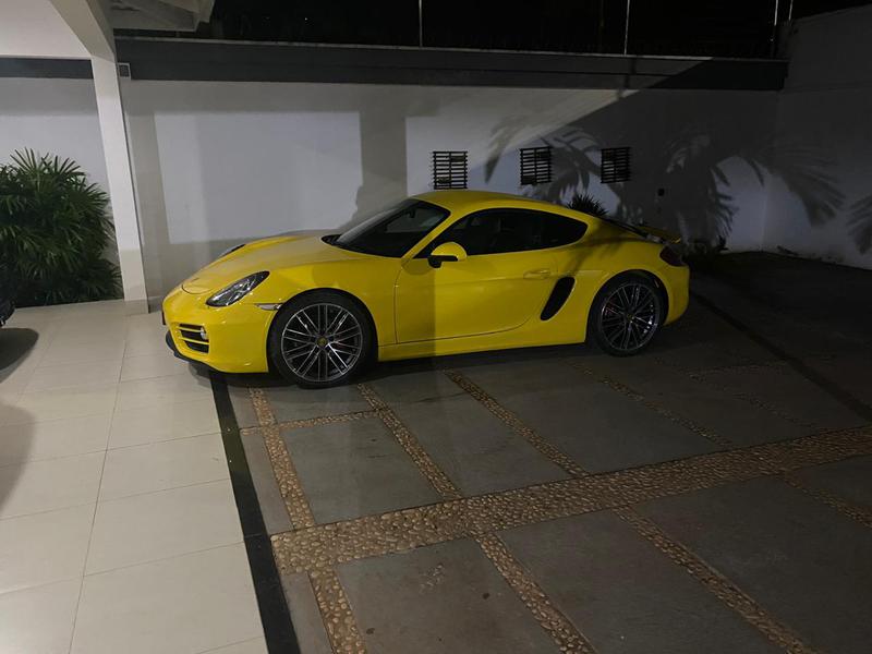 Porsche Cayman • 2014 • 33,000 km 4