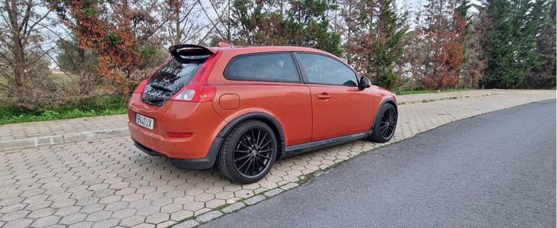 Volvo C30 • 2010 • 150,000 km 6