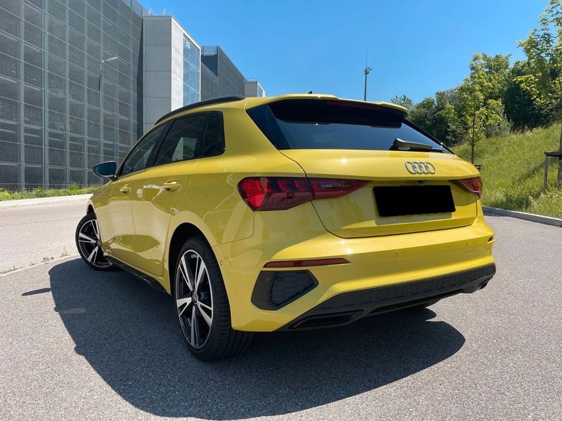 Audi A3 • 2021 • 18,700 km 4