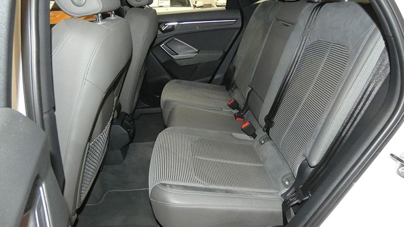 Audi Q3 • 2019 • 61,088 km 18