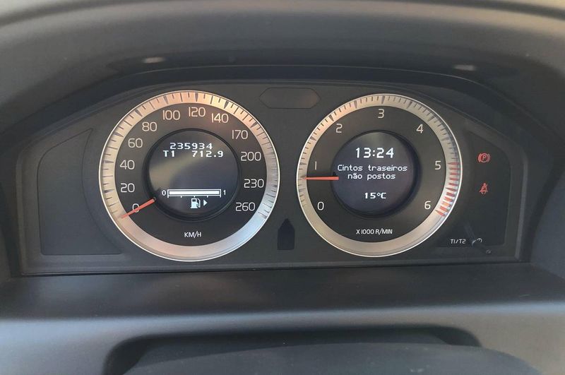 Volvo XC60 • 2009 • 299,999 km 4