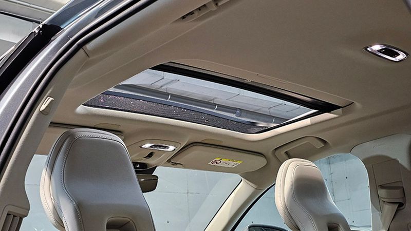 Volvo S90 • 2019 • 19,670 km 8