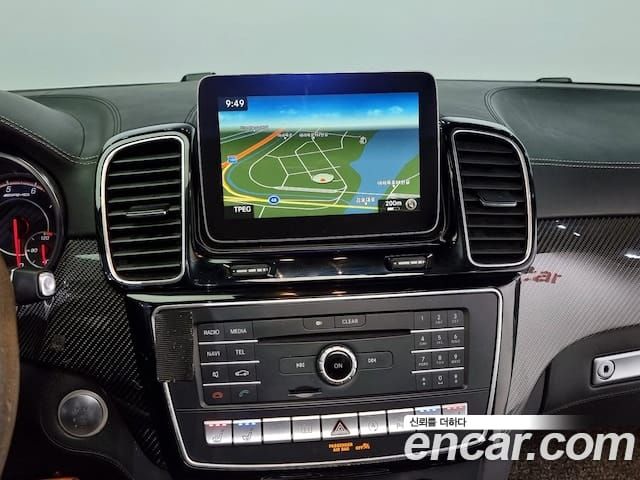 Mercedes-Benz GLE • 2018 • 102 km 12