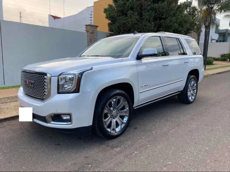 GMC Yukon • 2016 • 120,000 km 1