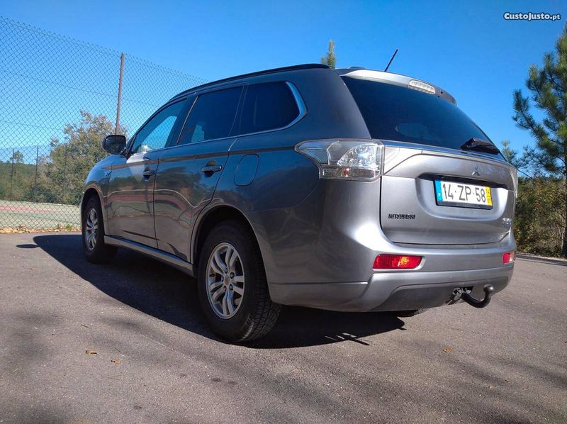 Mitsubishi Outlander • 2014 • 160,000 km 3