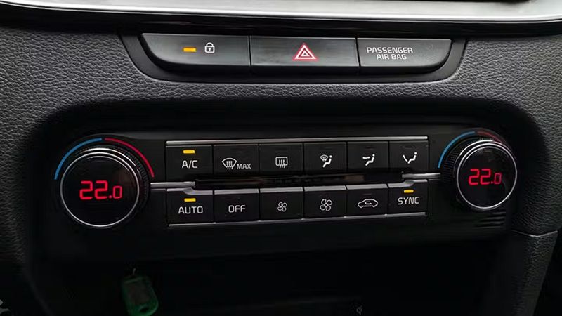 Kia Cee`d • 2022 • 49,225 km 10