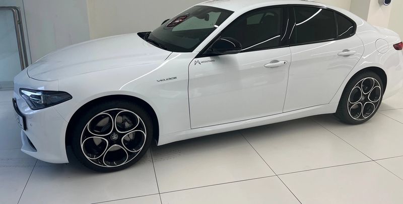 Alfa Romeo Giulia • 2022 • 40,500 km 4