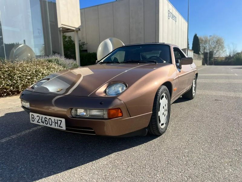 Porsche 928 • 1987 • 99,990 km 1