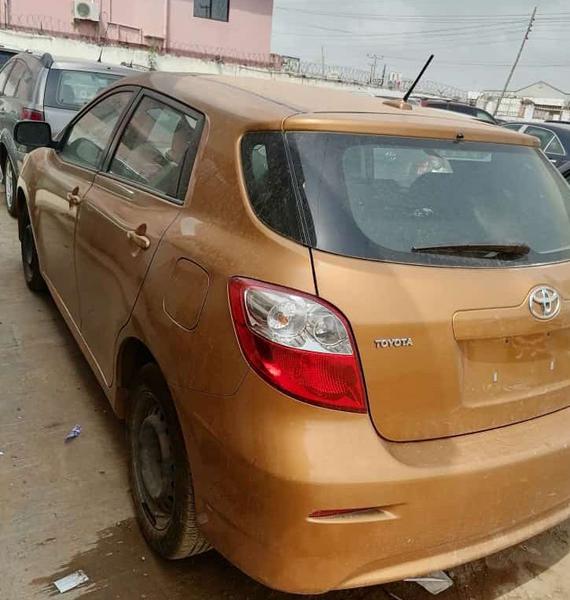 Toyota Matrix • 2010 • 120,000 km 2