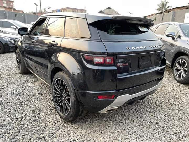 Land Rover Range Rover Evoque • 2013 • 145 km 9