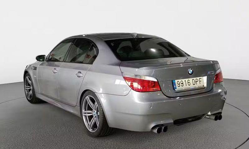 BMW M5 • 2005 • 128,313 km 2