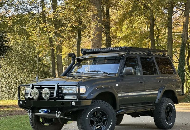 Toyota Land Cruiser • 1990 • 276,000 km 5