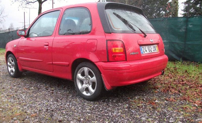 Nissan Micra • 1998 • 200,000 km 3