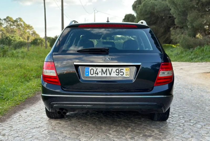 Mercedes-Benz C-Class • 2012 • 220,000 km 1