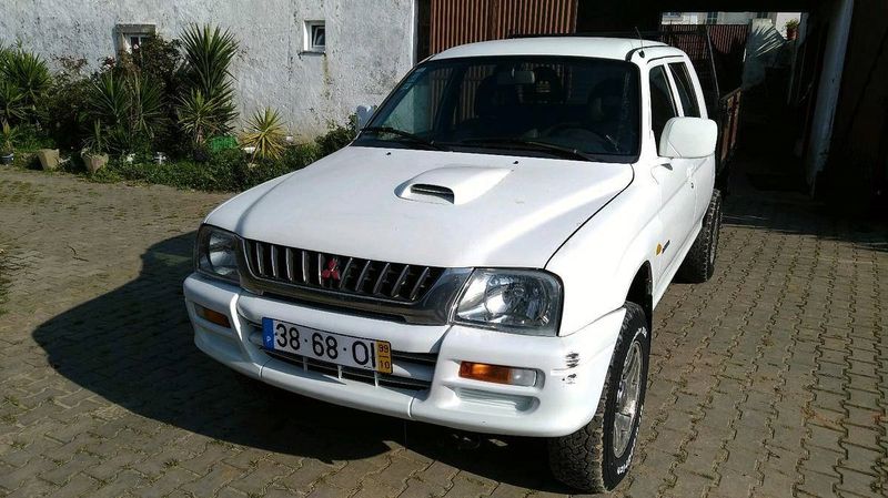 Mitsubishi L200 • 1999 • 250,000 km 1
