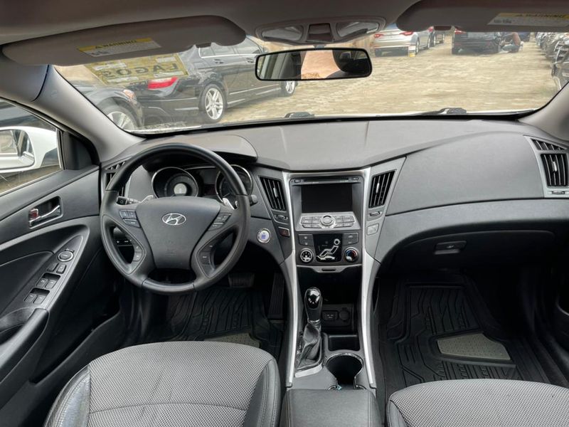 Hyundai Sonata • 2012 • 34 km 2