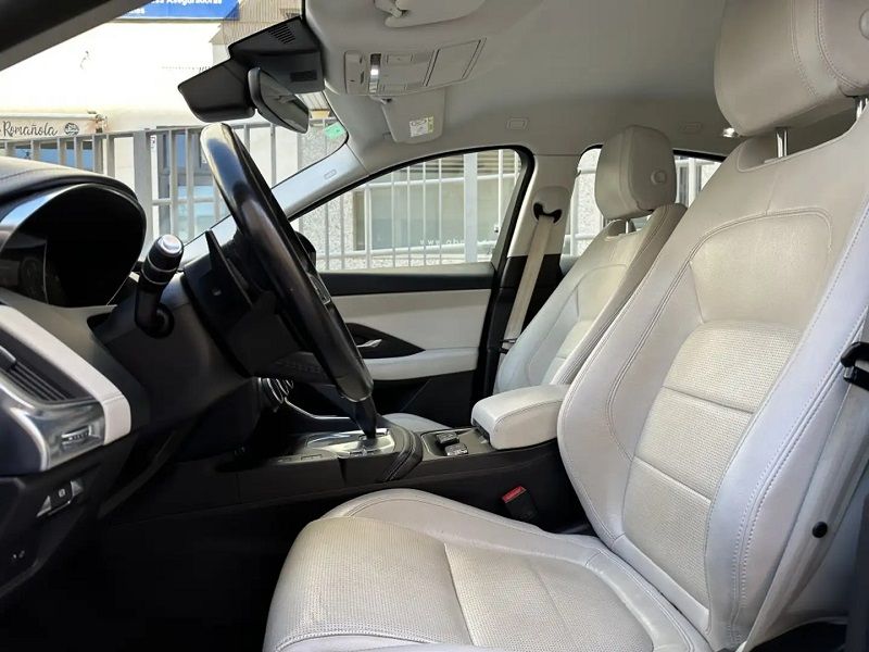 Jaguar E-PACE • 2019 • 131,200 km 9