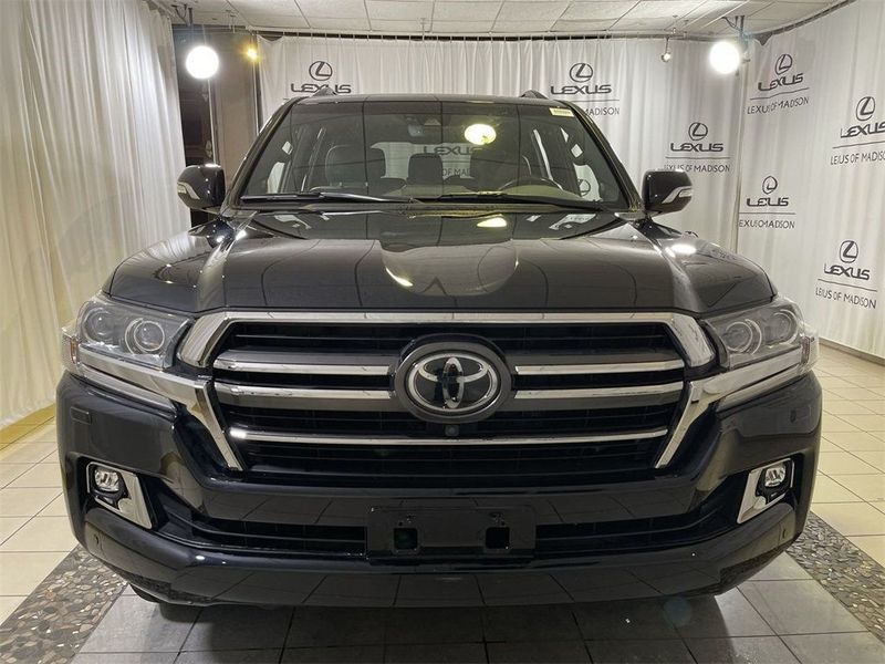 Toyota Land Cruiser • 2020 • 12,359 km 2
