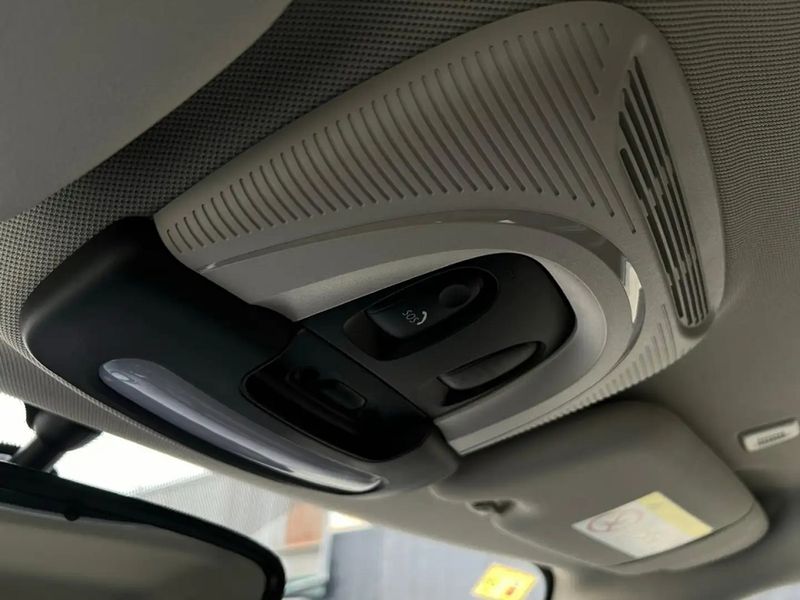 MINI Cooper • 2022 • 18,000 km 3