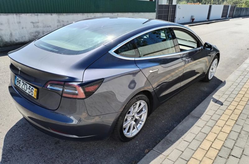 Tesla Model 3 • 2019 • 188,900 km 4
