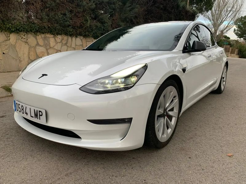 Tesla Model 3 • 2021 • 49,245 km 1