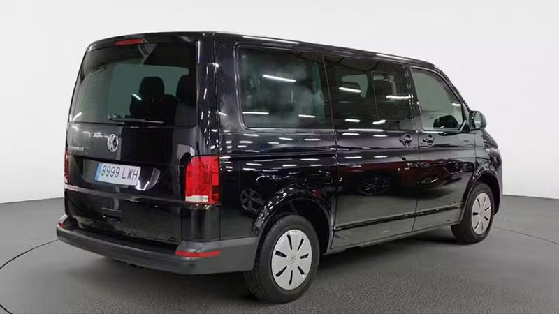 Volkswagen Caravelle • 2022 • 88,079 km 4