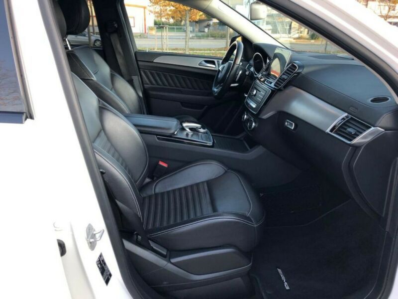 Mercedes-Benz GLE • 2015 • 193,000 km 16