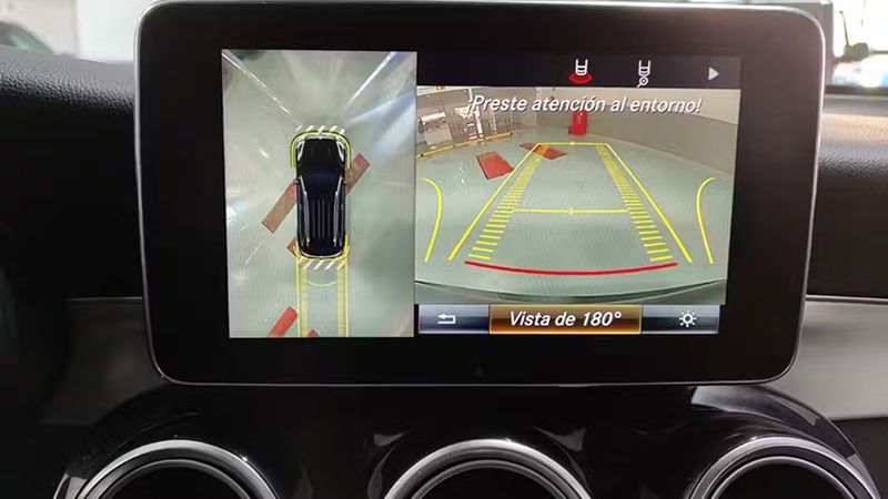 Mercedes-Benz GLC-Class • 2018 • 72,000 km 3