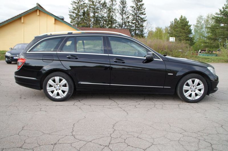 Mercedes-Benz C-Class • 2010 • 172,000 km 1