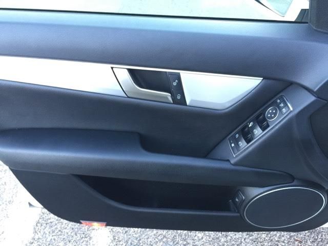 Mercedes-Benz 200 D • 2013 • 209,000 km 9