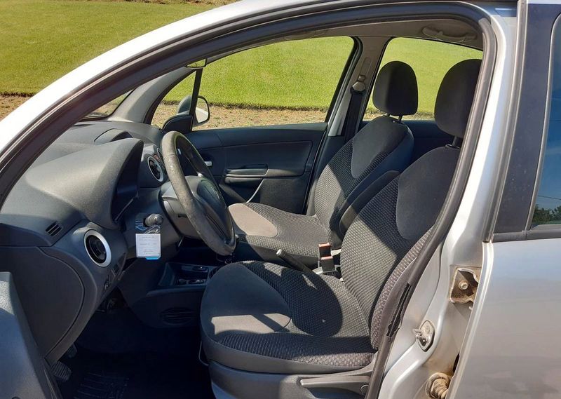 Citroën C3 • 2010 • 200,000 km 3