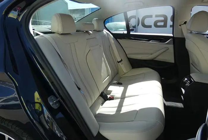 BMW 5 Series • 2020 • 51,000 km 14