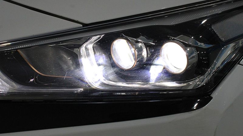 Hyundai Ioniq Electric • 2018 • 109,000 km 12