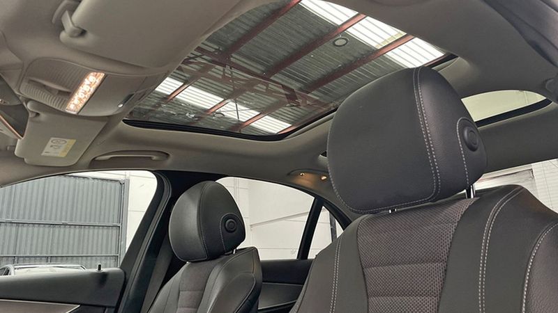 Mercedes-Benz E • 2018 • 142,000 km 6