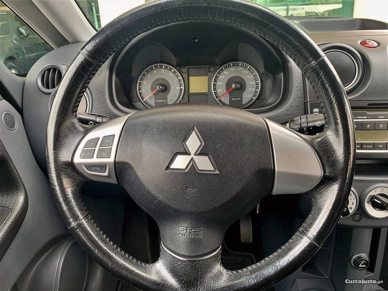 Mitsubishi Colt • 2011 • 90,000 km 3