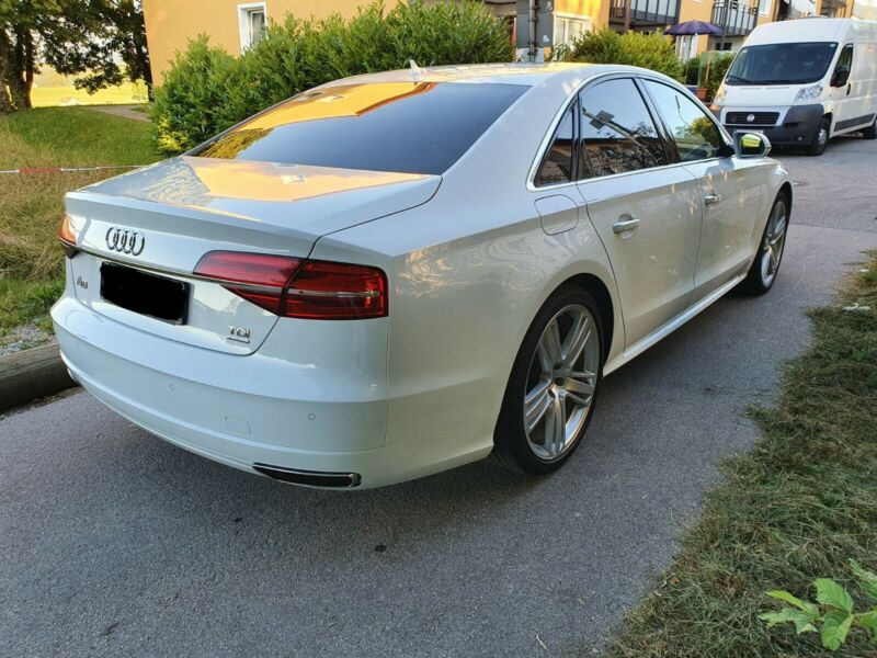 Audi A8 • 2015 • 108,000 km 3