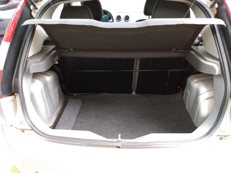 Ford Fiesta • 2004 • 208,000 km 1
