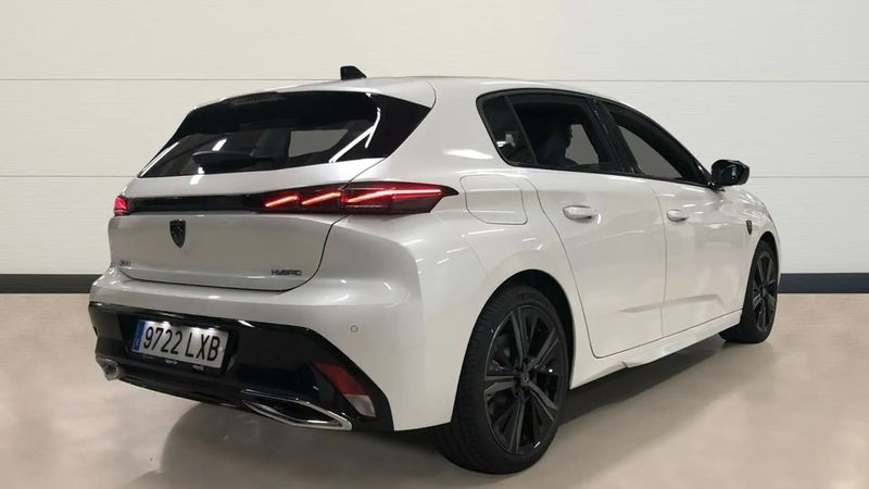 Peugeot 308 • 2022 • 12,897 km 4