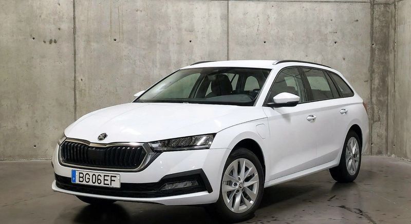 Škoda Octavia • 2023 • 7,550 km 1