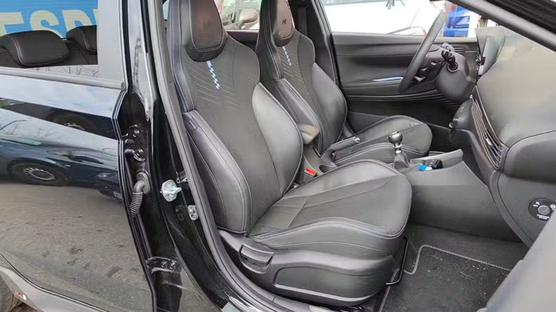 Hyundai i20 • 2024 • 20,650 km 6