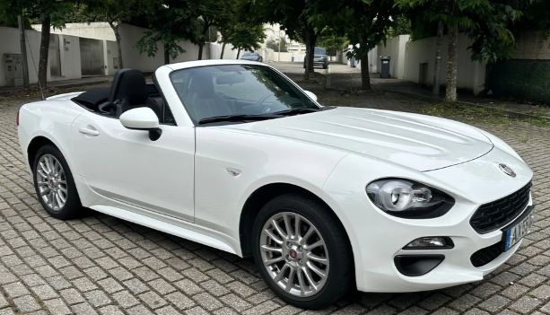 Fiat 124 Spider • 2018 • 12,380 km 1