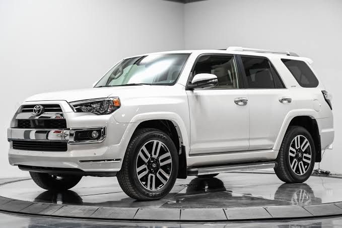 Toyota 4 Runner Limited • 2024 • 20,123 km 1